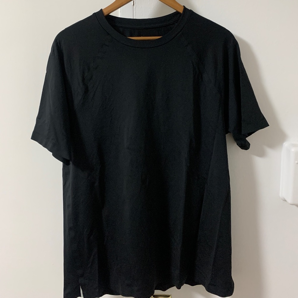 Alo Yoga Men’s Workout Shirt Black Medium